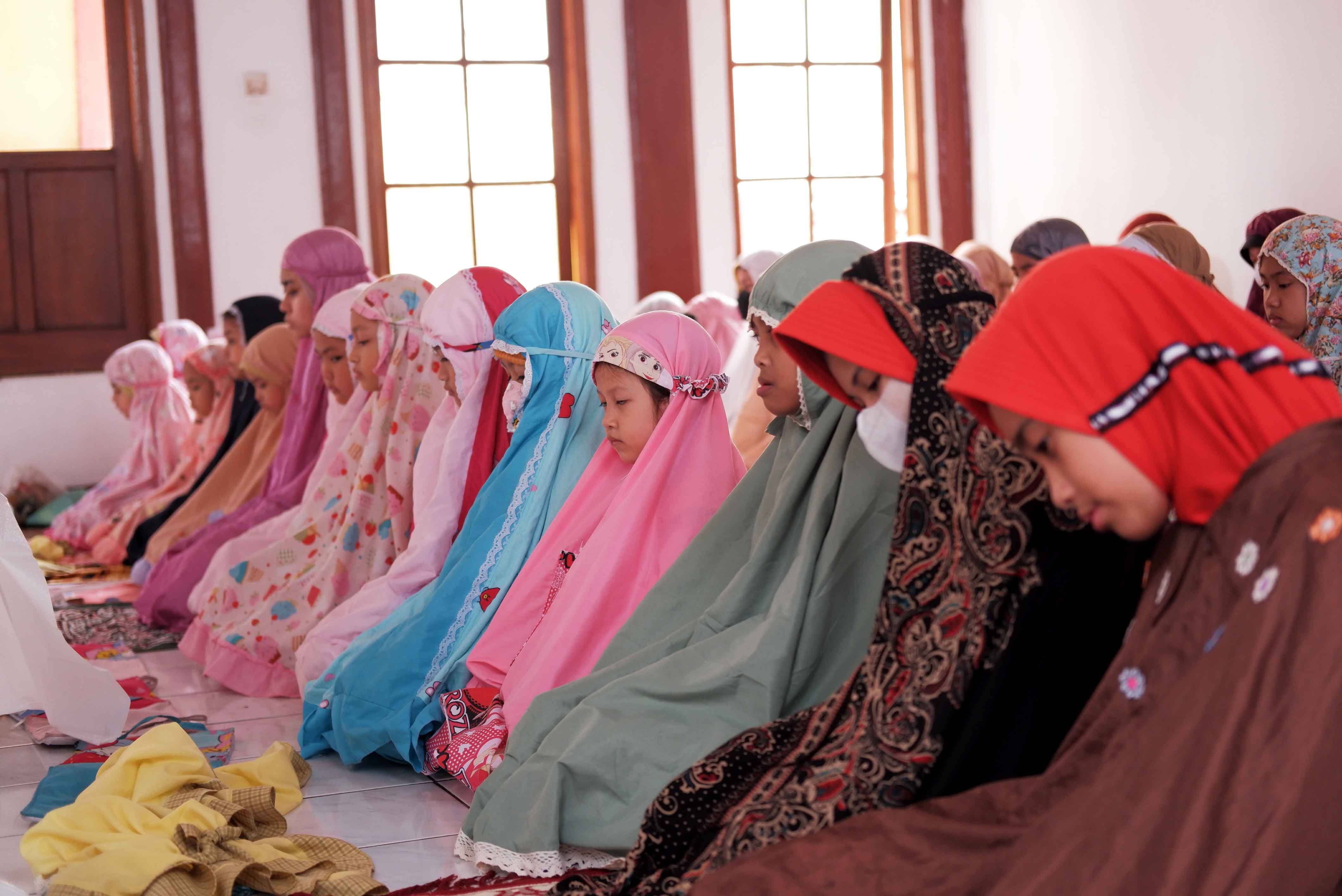 Allah Dulu, Dunia Bisa Nunggu: Prioritaskan Ibadah di Tengah Kesibukan